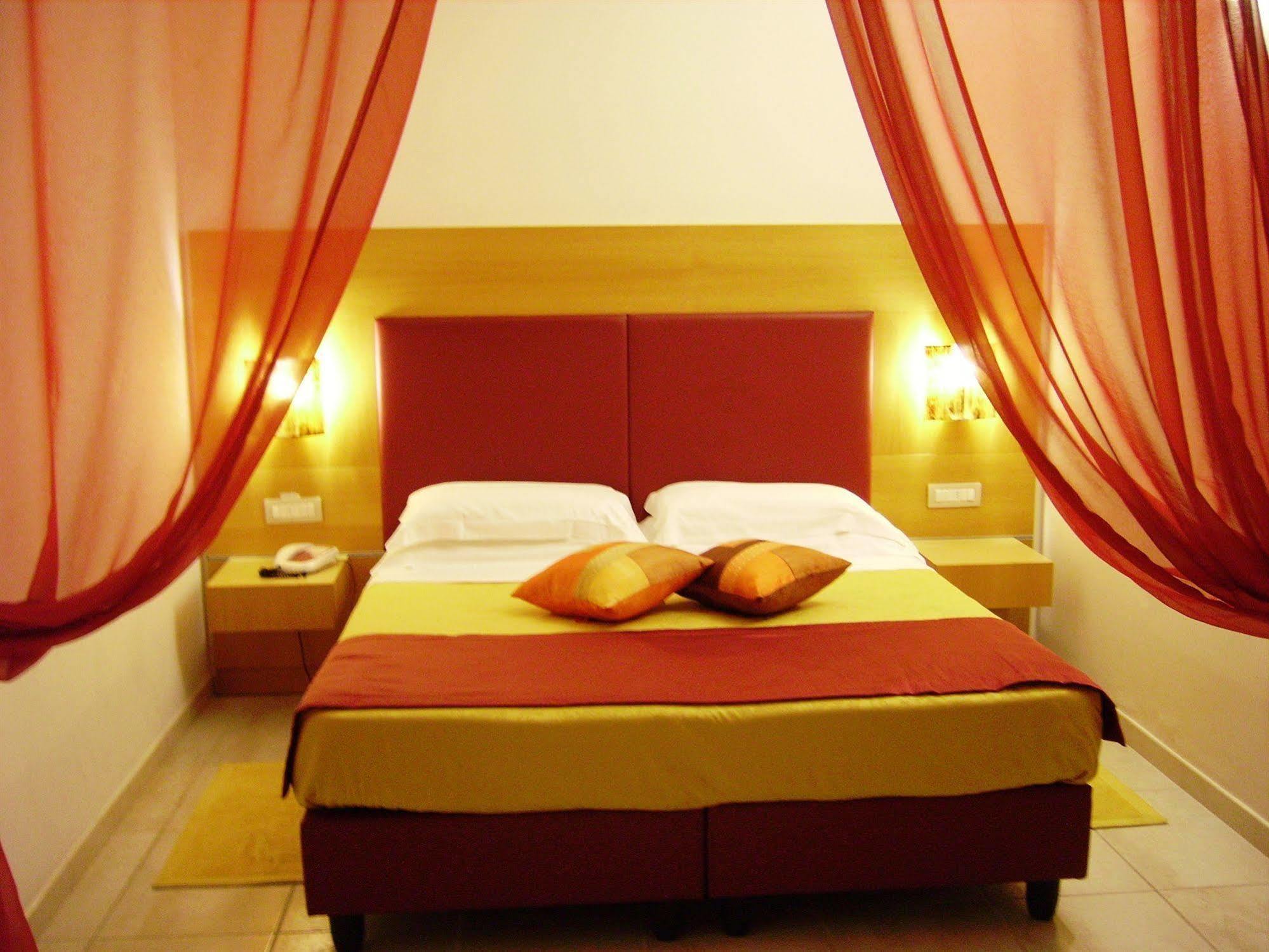 Hotel Degli Haethey Otranto Bagian luar foto